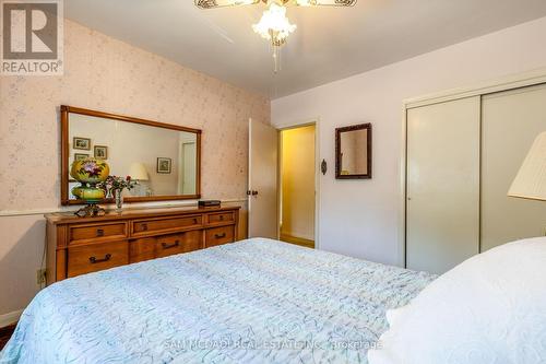 29 Hill Garden Road, Toronto, ON - Indoor Photo Showing Bedroom