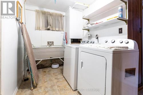 29 Hill Garden Road, Toronto (Humber Heights), ON - Indoor Photo Showing Laundry Room