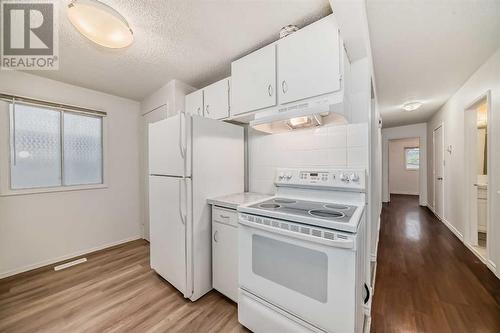 6303 Penbrooke Drive Se, Calgary, AB - Indoor Photo Showing Kitchen