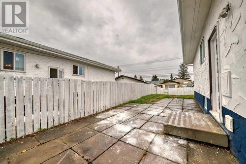 6303 Penbrooke Drive Se, Calgary, AB - Outdoor