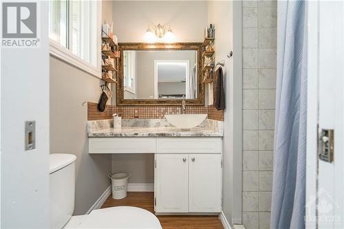 3205 Klondike Road W, Ottawa, ON - Indoor Photo Showing Bathroom