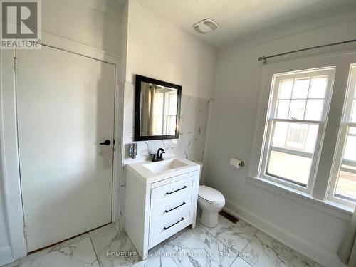 5134 Victoria(Unit 2) Avenue, Niagara Falls, ON - Indoor Photo Showing Bathroom