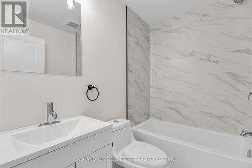 Main - 23 Carfrae Street, London, ON - Indoor Photo Showing Bathroom