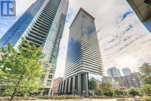 2009 - 33 Charles Street E, Toronto, ON - Outdoor With Facade