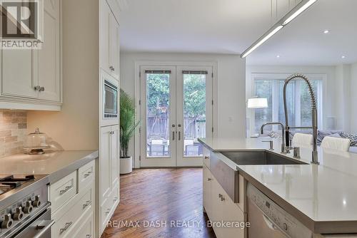 550 Deloraine Avenue, Toronto (Bedford Park-Nortown), ON - Indoor Photo Showing Kitchen With Upgraded Kitchen