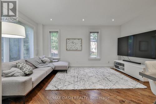 550 Deloraine Avenue, Toronto (Bedford Park-Nortown), ON - Indoor Photo Showing Living Room