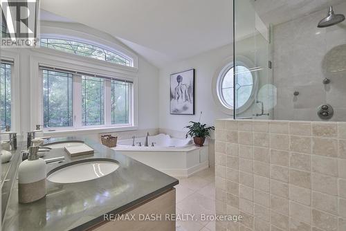 550 Deloraine Avenue, Toronto, ON - Indoor Photo Showing Bathroom