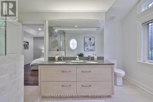 550 Deloraine Avenue, Toronto, ON - Indoor Photo Showing Bathroom