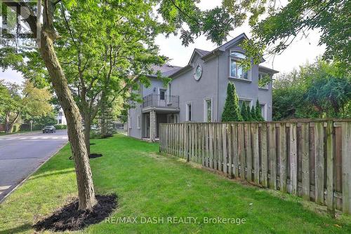 550 Deloraine Avenue, Toronto, ON - Outdoor