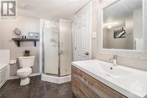 127 Wharhol Private, Ottawa, ON - Indoor Photo Showing Bathroom