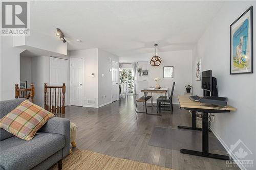 127 Wharhol Private, Ottawa, ON - Indoor Photo Showing Living Room