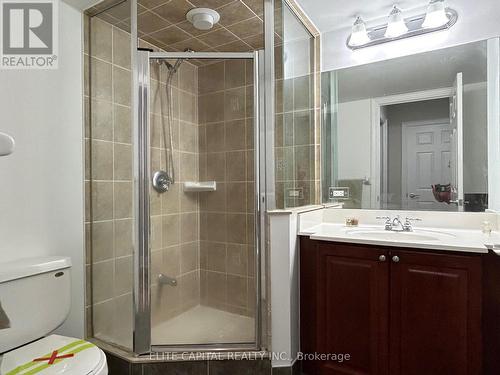 812 - 15 Greenview Avenue, Toronto, ON - Indoor Photo Showing Bathroom