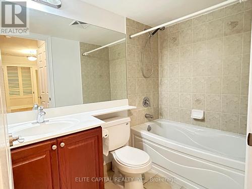 812 - 15 Greenview Avenue, Toronto, ON - Indoor Photo Showing Bathroom