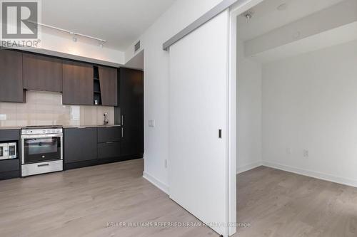 3900 Confederation Parkway, Mississauga (City Centre), ON - Indoor Photo Showing Kitchen