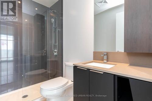 3900 Confederation Parkway, Mississauga (City Centre), ON - Indoor Photo Showing Bathroom