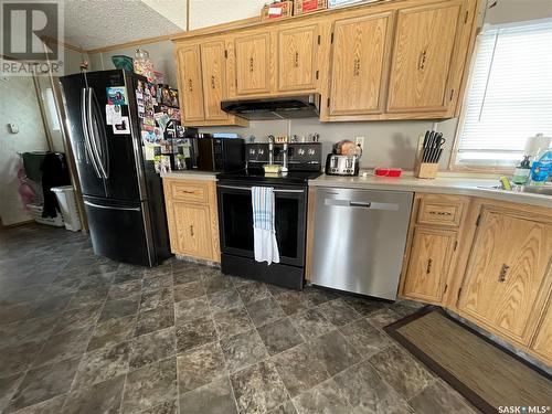 75 Jackson Drive, Kindersley, SK 