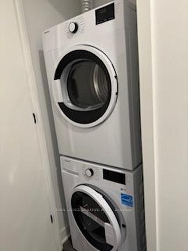 4502-55 Charles St, Toronto, ON - Indoor Photo Showing Laundry Room