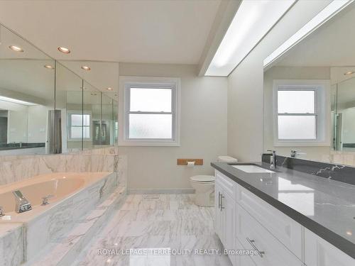 154 Centennial Rd, Toronto, ON - Indoor Photo Showing Bathroom