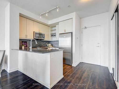 Ph07-4633 Glen Erin Dr, Mississauga, ON - Indoor Photo Showing Kitchen