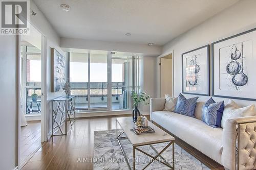 534 - 36 Via Bagnato Avenue, Toronto (Yorkdale-Glen Park), ON - Indoor Photo Showing Living Room