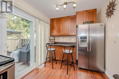 76 - 7080 Copenhagen Road, Mississauga (Meadowvale), ON - Indoor Photo Showing Kitchen