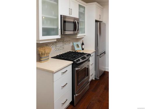 2-1146 Richardson St, Victoria, BC - Indoor Photo Showing Kitchen With Stainless Steel Kitchen