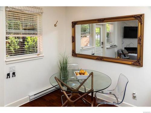 2-1146 Richardson St, Victoria, BC - Indoor Photo Showing Dining Room