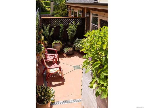 2-1146 Richardson St, Victoria, BC - Outdoor