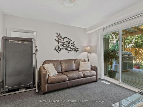 5 Nordic Pl, Toronto, ON - Indoor Photo Showing Living Room