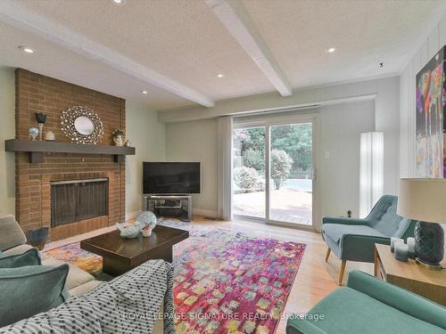 2946 Dancer Crt, Mississauga, ON - Indoor Photo Showing Living Room With Fireplace