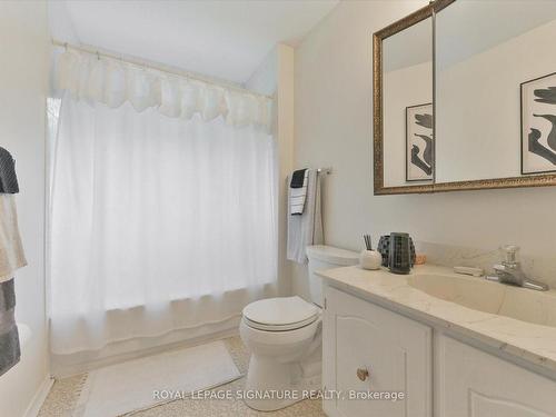 2946 Dancer Crt, Mississauga, ON - Indoor Photo Showing Bathroom