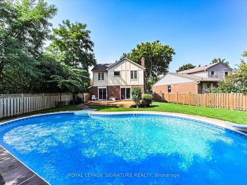 2946 Dancer Crt, Mississauga, ON - Outdoor With In Ground Pool With Backyard