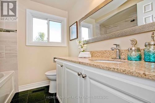 59 Hillfarm Drive, Toronto (Milliken), ON - Indoor Photo Showing Bathroom