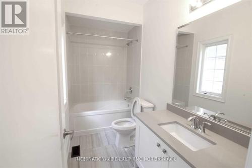 25 Fanning Mills Circle, Vaughan, ON - Indoor Photo Showing Bathroom