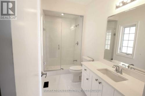 25 Fanning Mills Circle, Vaughan, ON - Indoor Photo Showing Bathroom