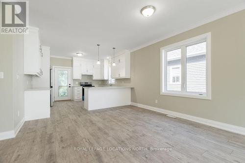 14 56Th Street S, Wasaga Beach, ON - Indoor Photo Showing Kitchen