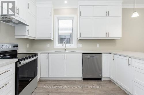 14 56Th Street S, Wasaga Beach, ON - Indoor Photo Showing Kitchen