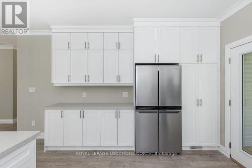 14 56Th Street S, Wasaga Beach, ON - Indoor Photo Showing Kitchen