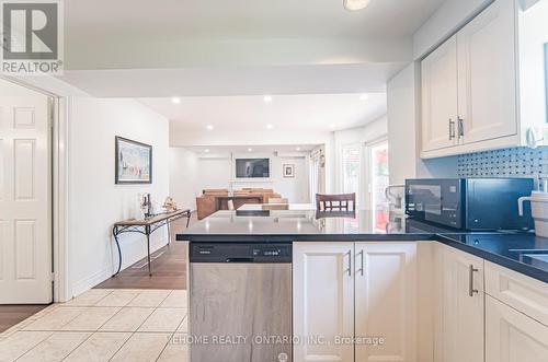 395 River Oaks Boulevard W, Oakville, ON - Indoor Photo Showing Kitchen