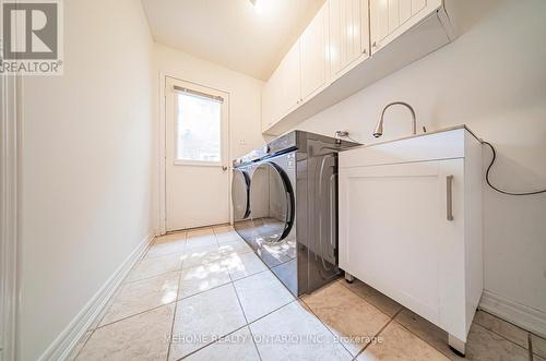 395 River Oaks Boulevard W, Oakville, ON - Indoor Photo Showing Laundry Room