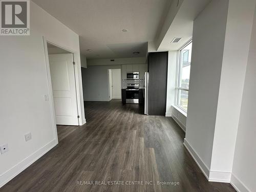 609W - 202 Burnhamthorpe Road E, Mississauga, ON - Indoor Photo Showing Other Room