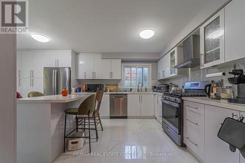 54 Outlook Garden Boulevard, Toronto (Rockcliffe-Smythe), ON - Indoor Photo Showing Kitchen