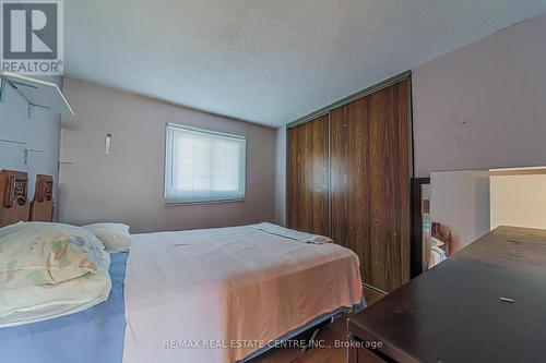 54 Outlook Garden Boulevard, Toronto (Rockcliffe-Smythe), ON - Indoor Photo Showing Bedroom