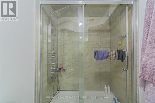 54 Outlook Garden Boulevard, Toronto (Rockcliffe-Smythe), ON - Indoor Photo Showing Bathroom