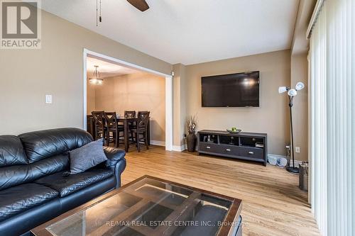 142 - 455 Apache Court, Mississauga, ON - Indoor Photo Showing Living Room