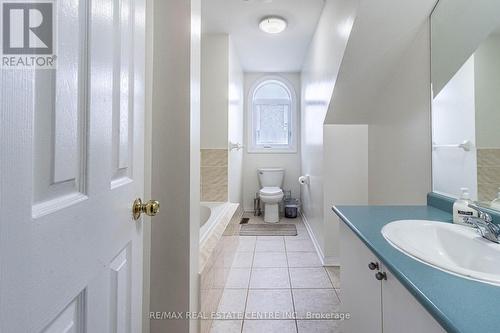 142 - 455 Apache Court, Mississauga, ON - Indoor Photo Showing Bathroom