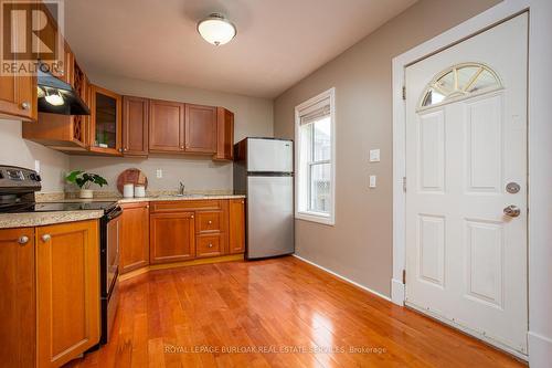 209 Weir Street N, Hamilton (Homeside), ON - Indoor Photo Showing Kitchen