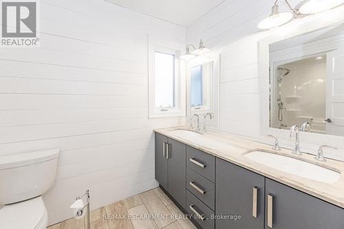 106 Overdale Avenue, Hamilton, ON - Indoor Photo Showing Bathroom