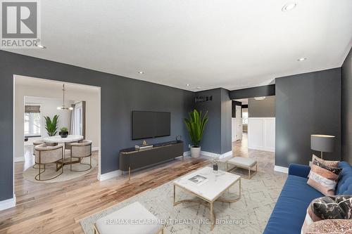 106 Overdale Avenue, Hamilton, ON - Indoor Photo Showing Living Room