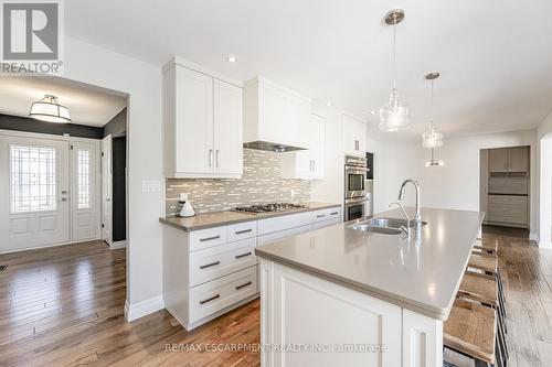 106 Overdale Avenue, Hamilton (Waterdown), ON - Indoor Photo Showing Kitchen With Double Sink With Upgraded Kitchen